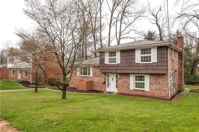 Property Photo: 1222 Harvest Dr PA 15146