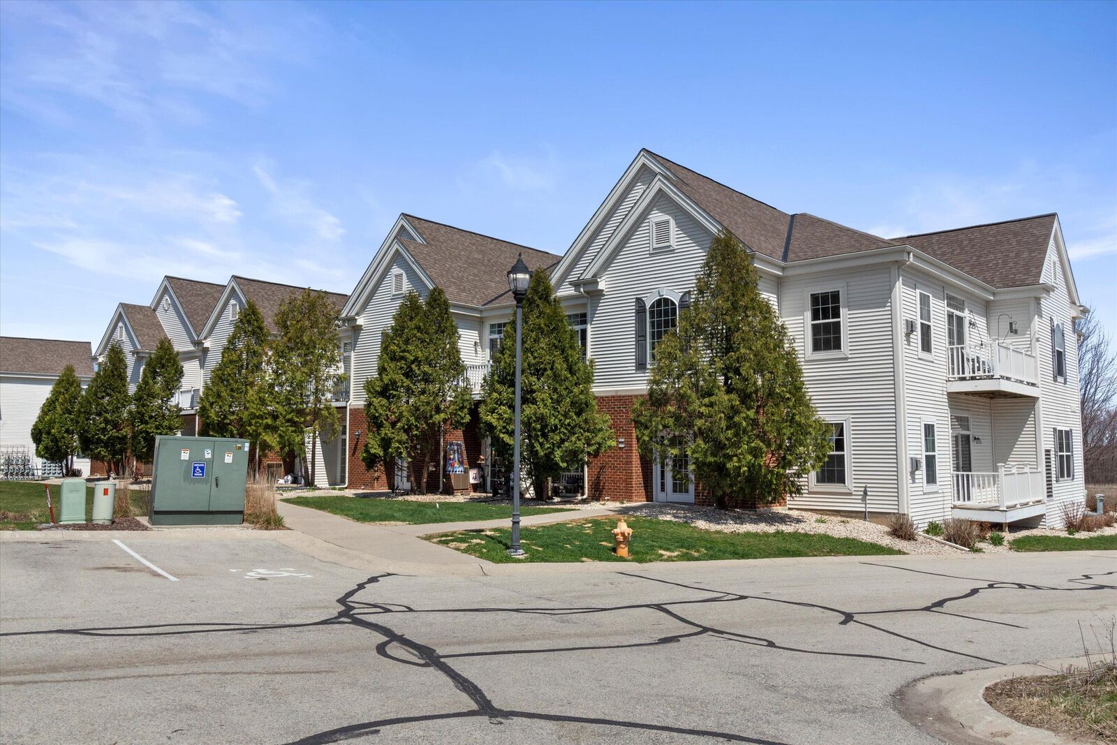 Property Photo: 2030 Rainbow Lake Ln 318 WI 53090