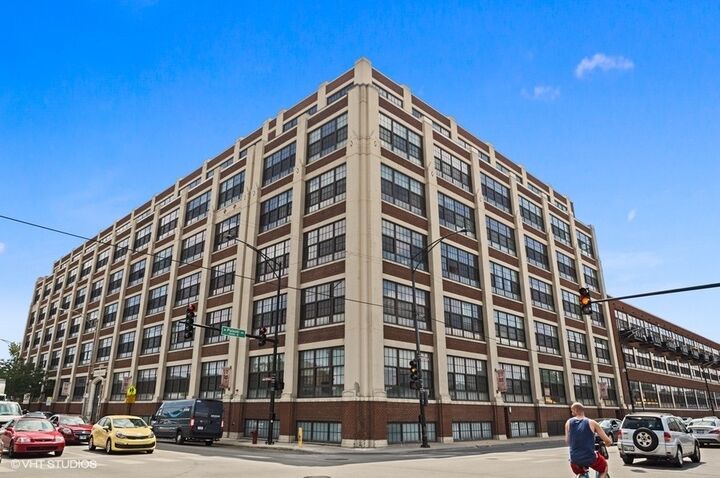 3963 W Belmont Avenue 410  Chicago IL 60618 photo