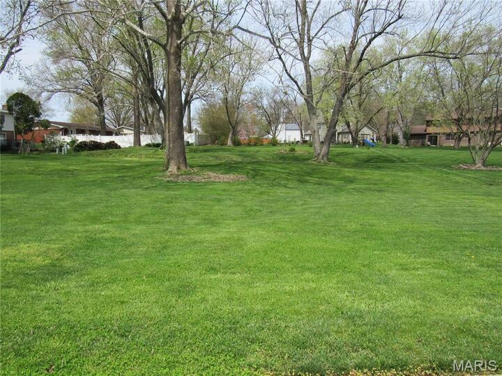 Property Photo:  1900 Cheyenne Drive  IL 62035 