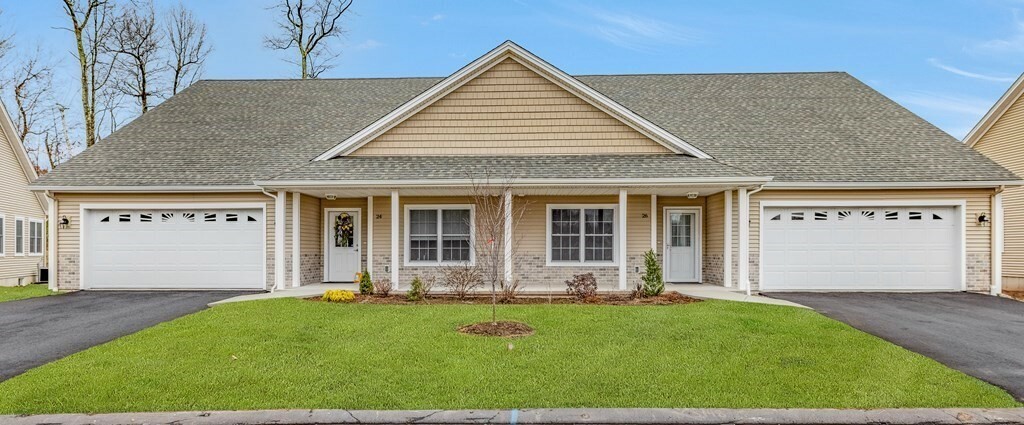 Property Photo: 27 Lodge Ln 27 MA 01095