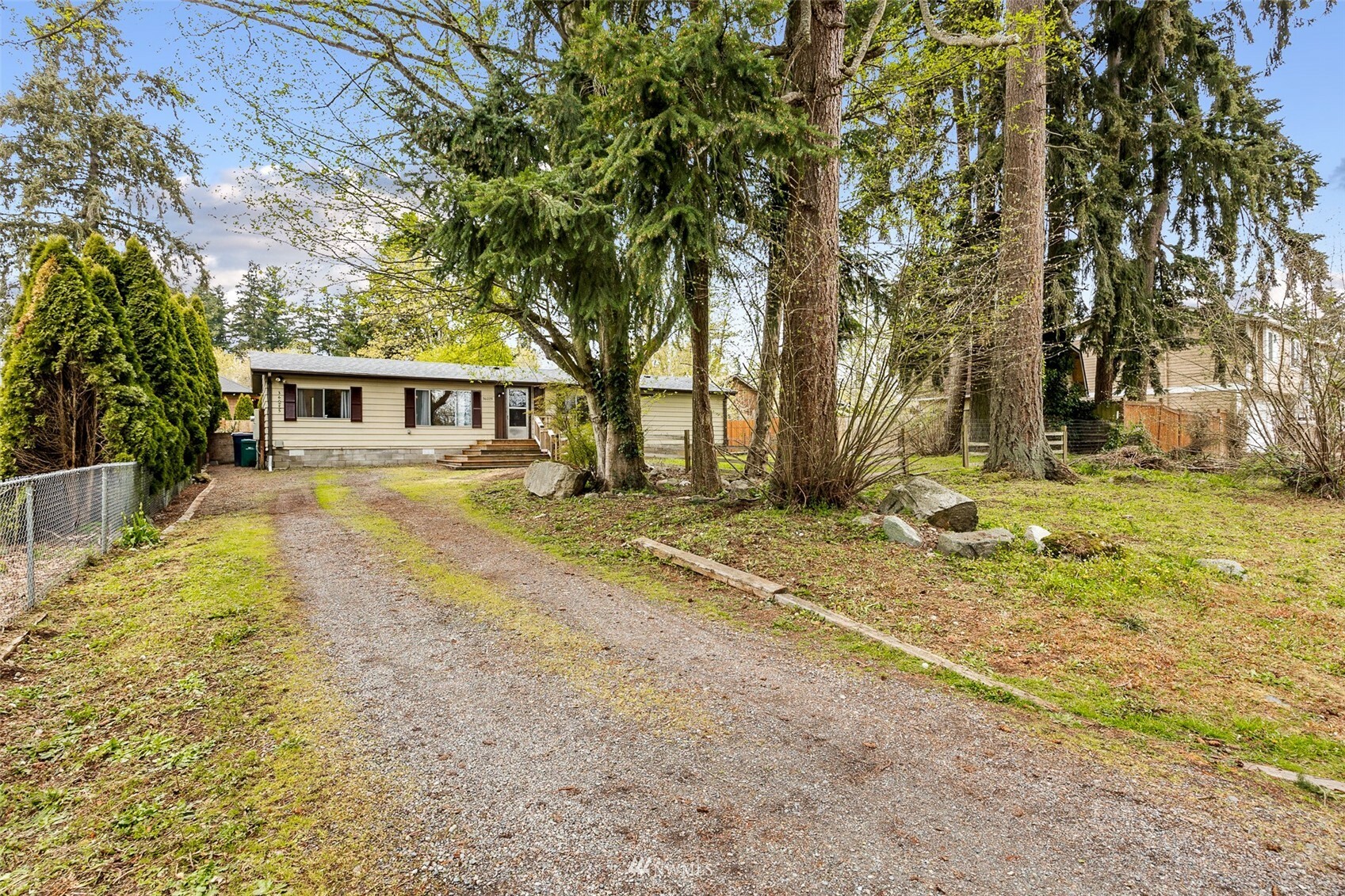 Property Photo: 36025 52nd Avenue S WA 98001