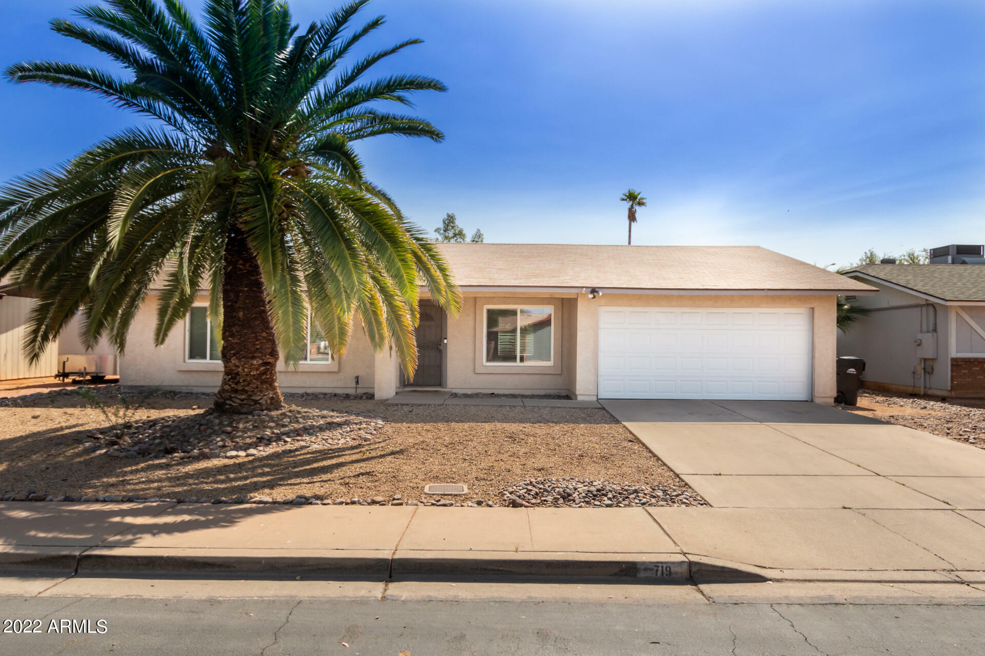 Property Photo:  719 S 35th Place  AZ 85204 