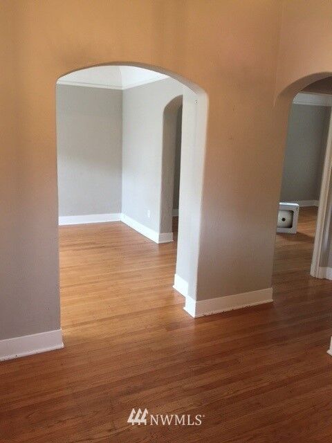 Property Photo:  1106 E Republican Street  WA 98102 