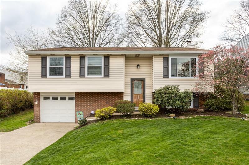 Property Photo:  205 Cresthaven Ln  PA 15237 