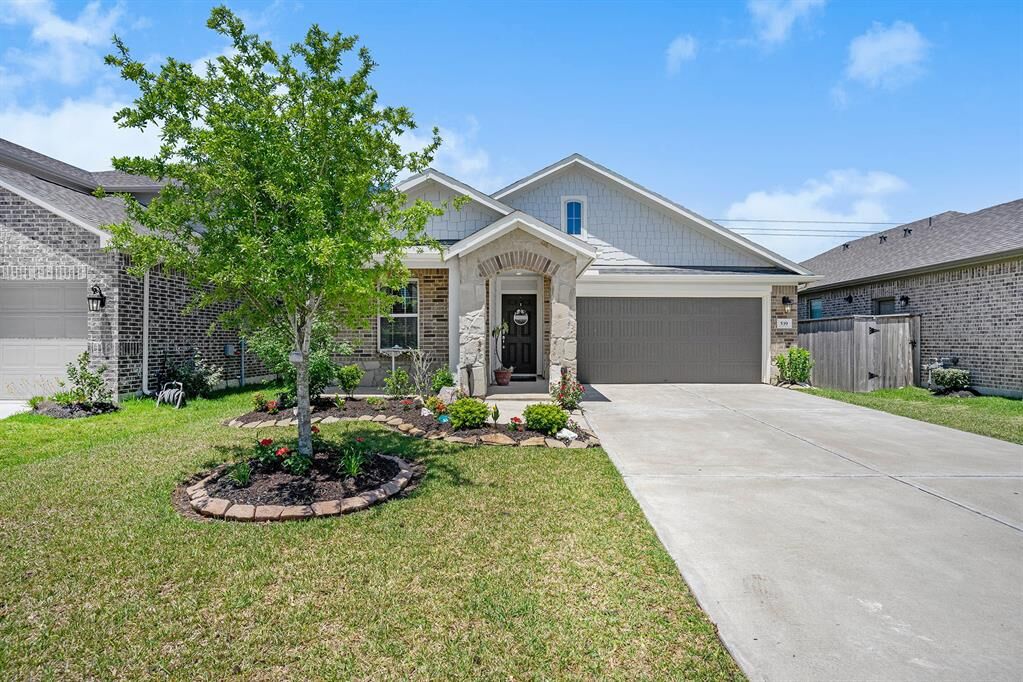 Property Photo: 539 Winburn Tide Lane TX 77571