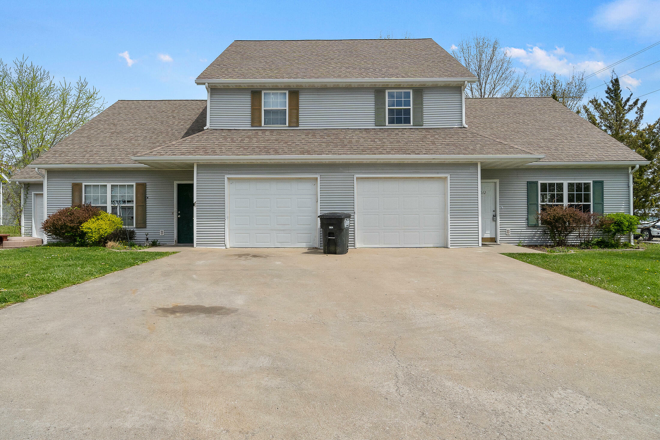 Property Photo:  1010/1012 Boulder Court  MO 65251 