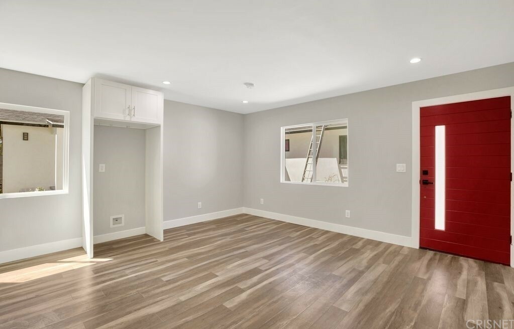 Property Photo: 6652 Orion Ave. CA 91406