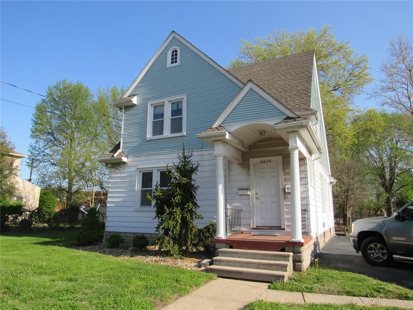 Property Photo:  2610 Edwards Street  IL 62002 