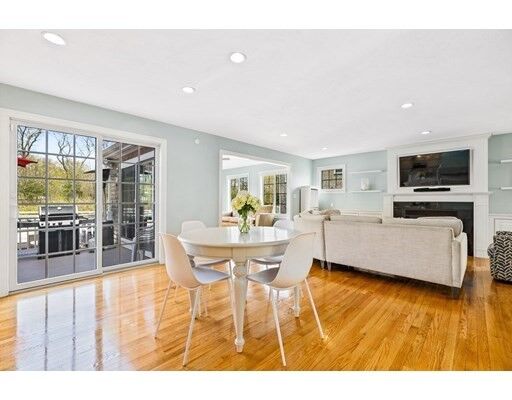 Property Photo: 10 Weathervane Ct MA 02043