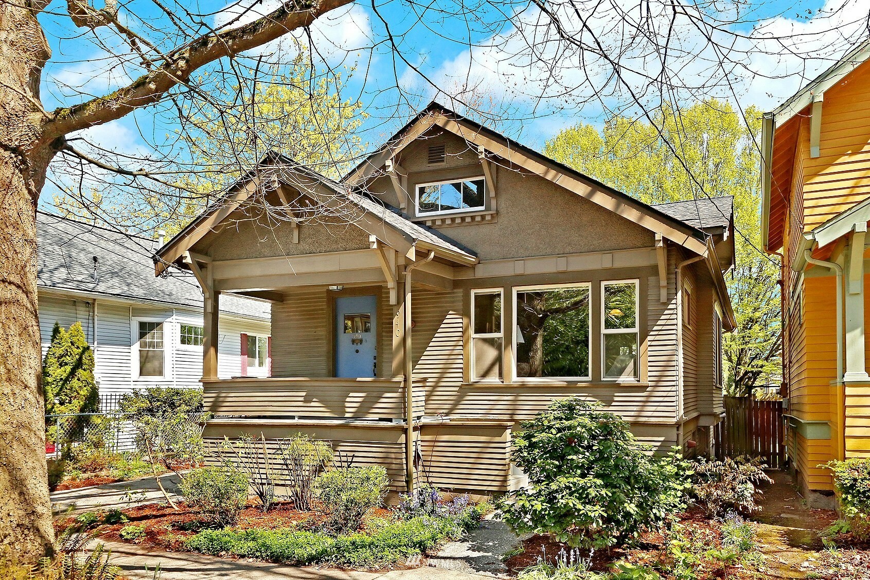 Property Photo: 940 22nd Avenue WA 98122