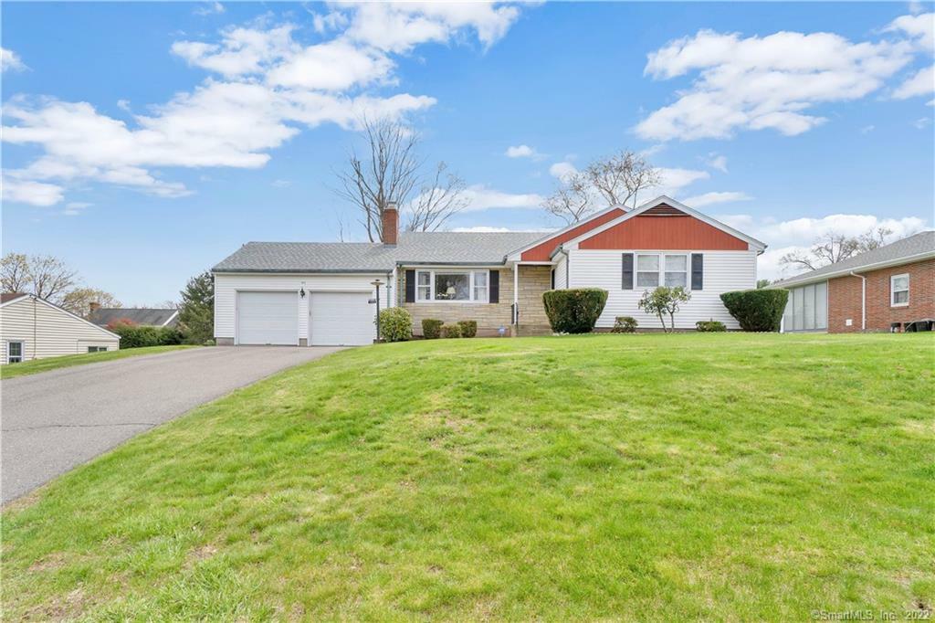 Property Photo:  102 Crest Street  CT 06109 