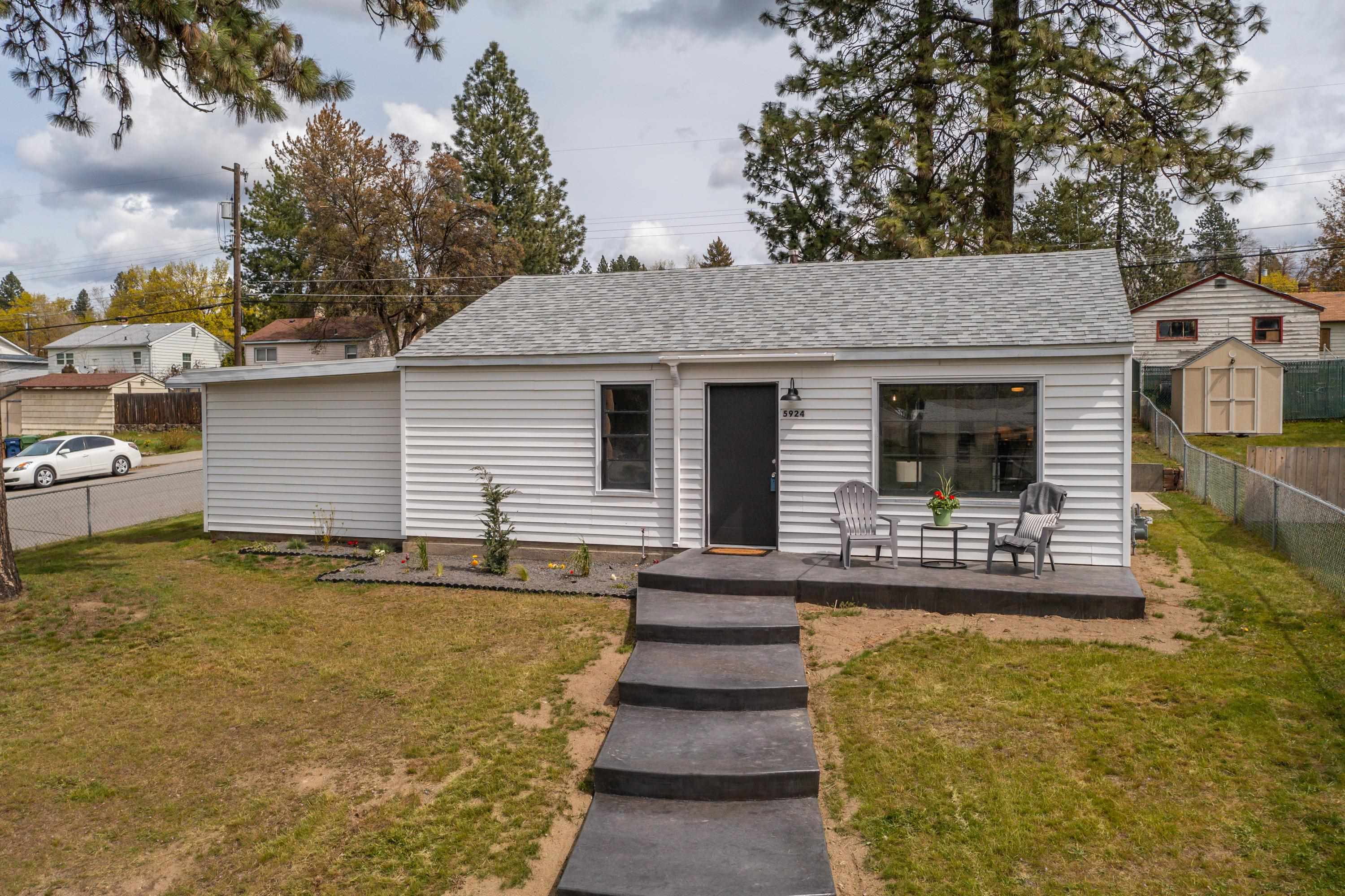 Property Photo:  5924 N Driscoll Blvd  WA 99205 