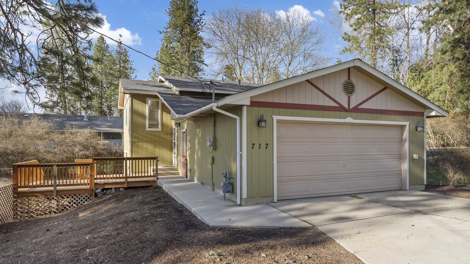 Property Photo:  717 E C St  WA 99006 