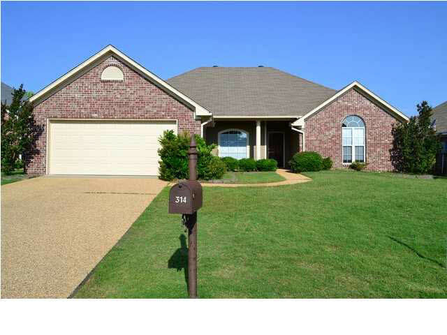 Property Photo:  314 Kings Ridge Circle  MS 39047 