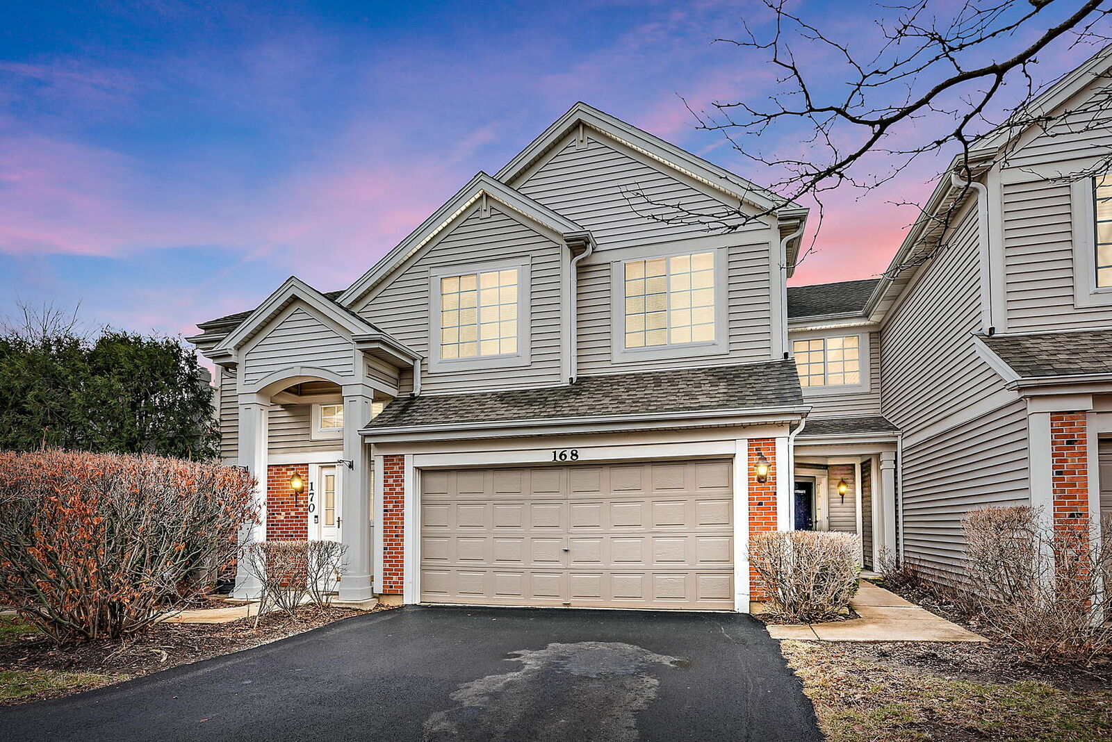 Property Photo: 168 Heritage Lane IL 60107