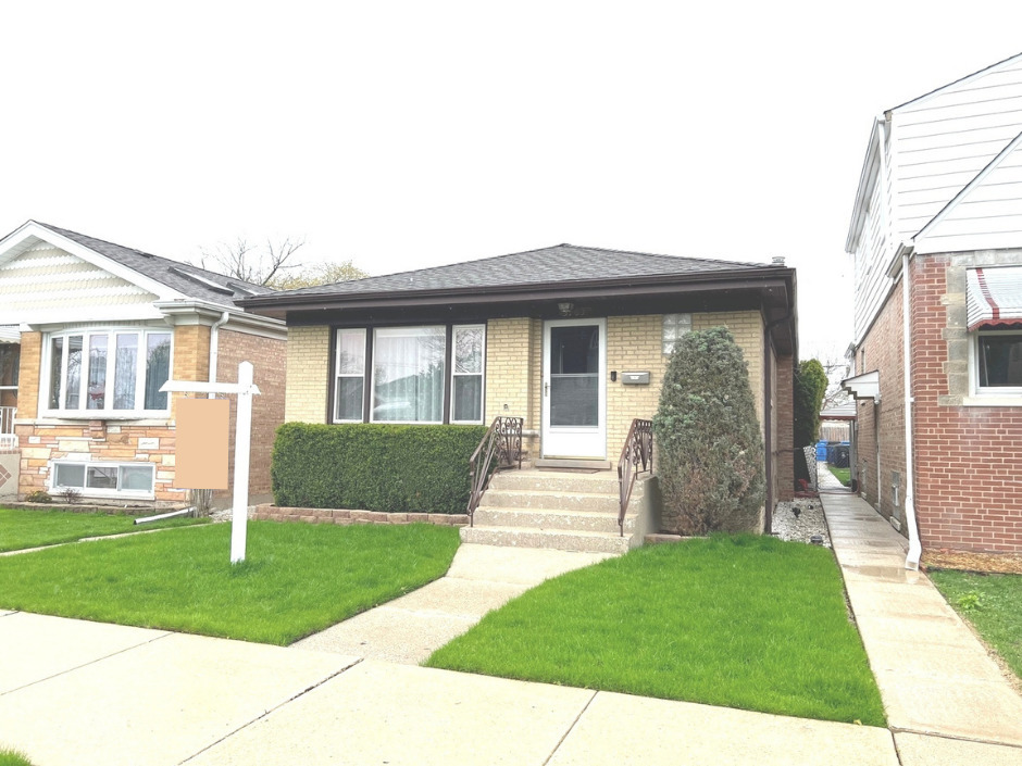 Property Photo: 3763 N Octavia Avenue IL 60634