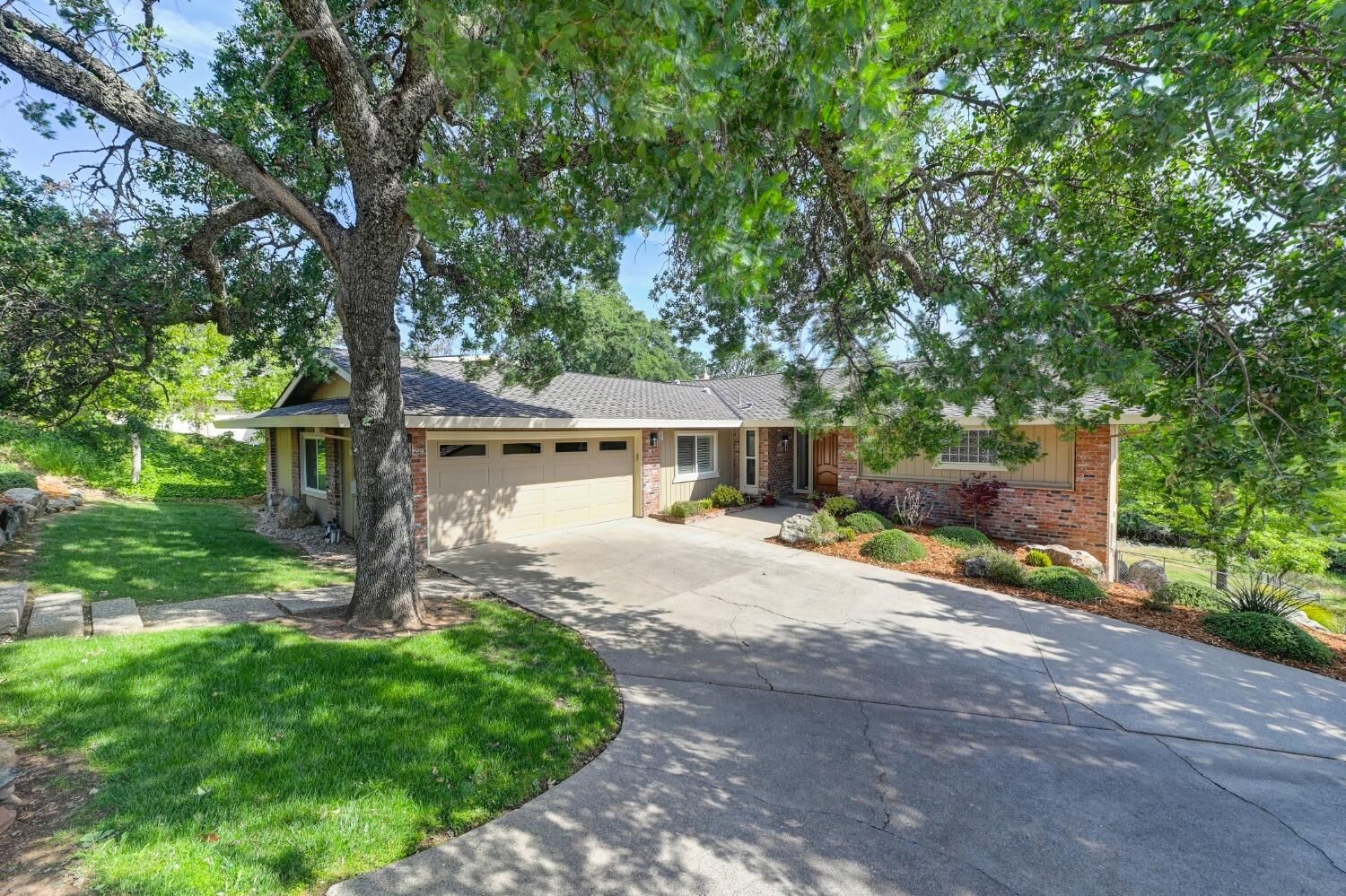 Property Photo:  3527 Ridgeview Drive  CA 95762 