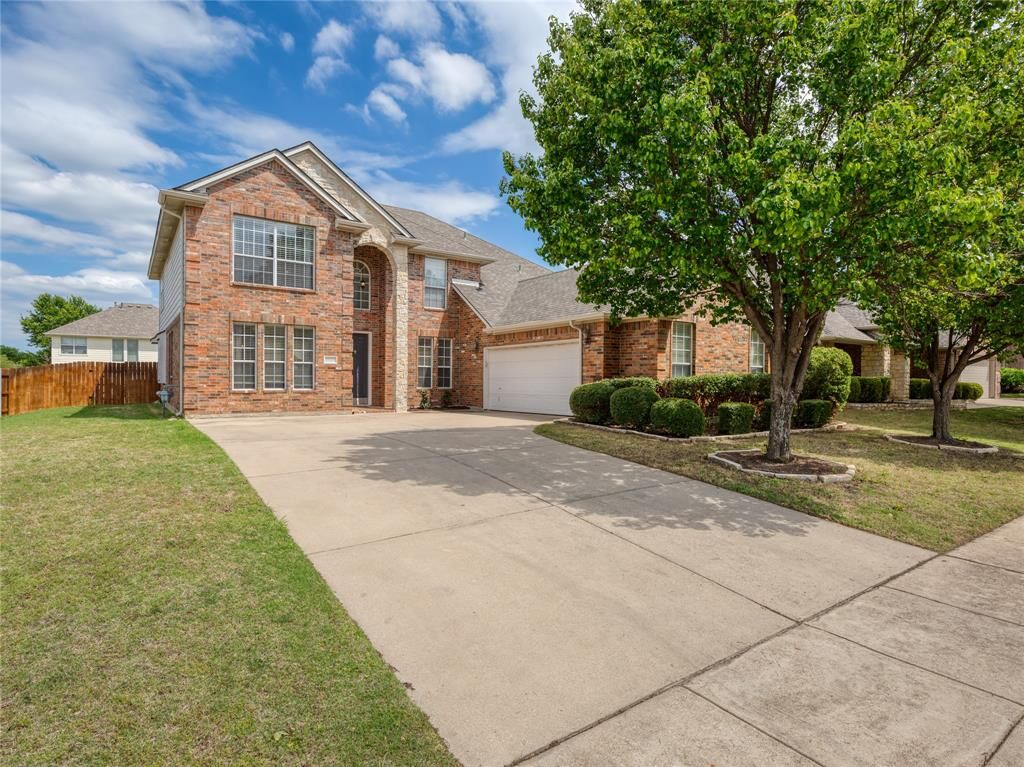 Property Photo: 10624 Grayhawk Lane TX 76244