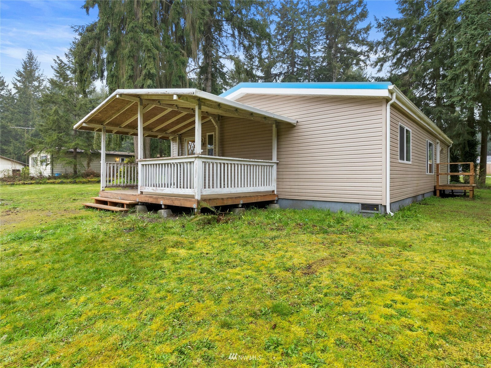 Property Photo:  11305 207th Street E  WA 98338 