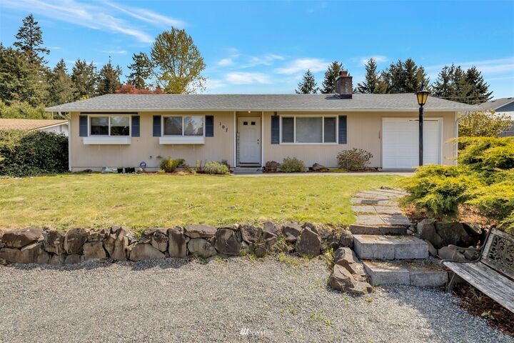 Property Photo: 107 Candlewyck Drive W WA 98499
