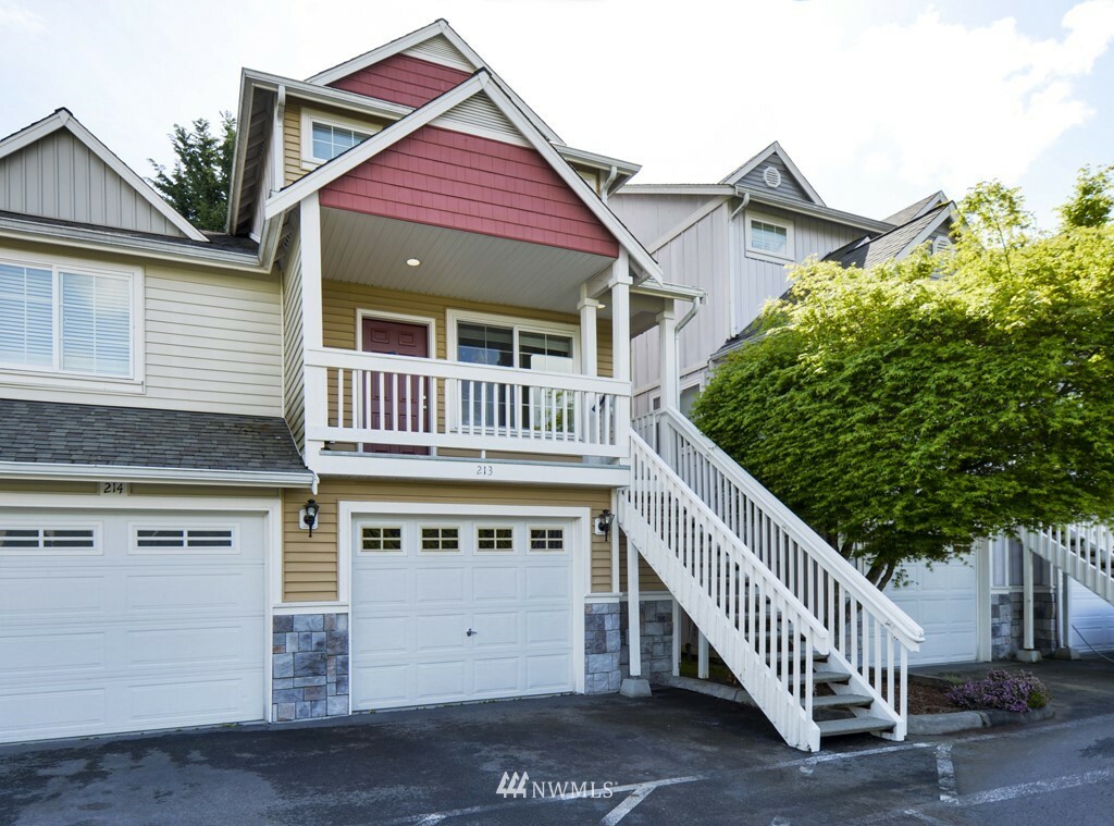 Property Photo: 1814 I Street NE 213 WA 98002
