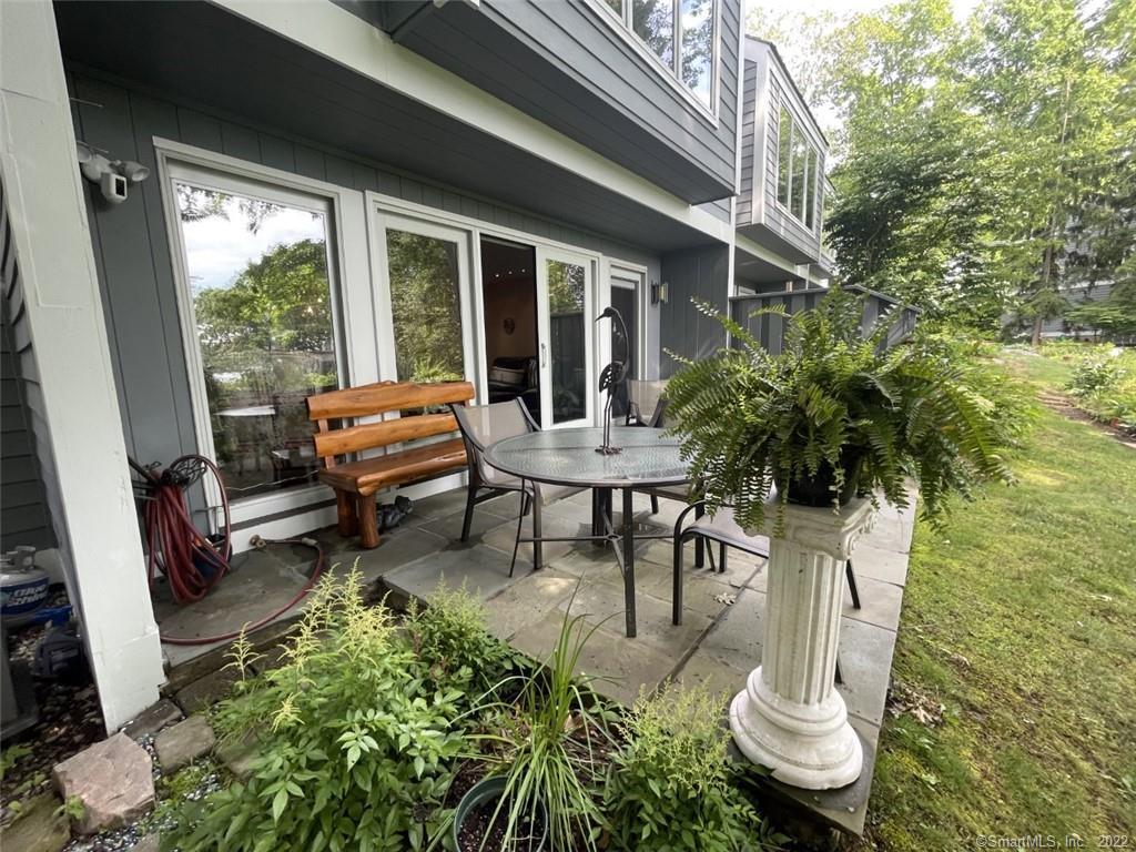Property Photo: 10 Castle Rock 10 CT 06405