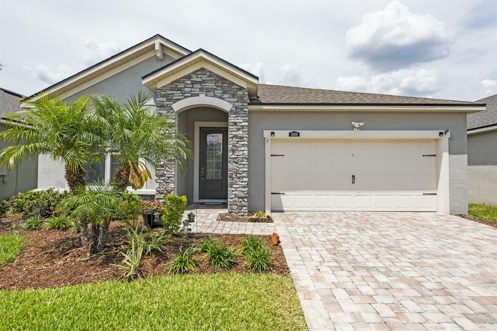 Property Photo:  11606 Blue Woods Drive  FL 33569 