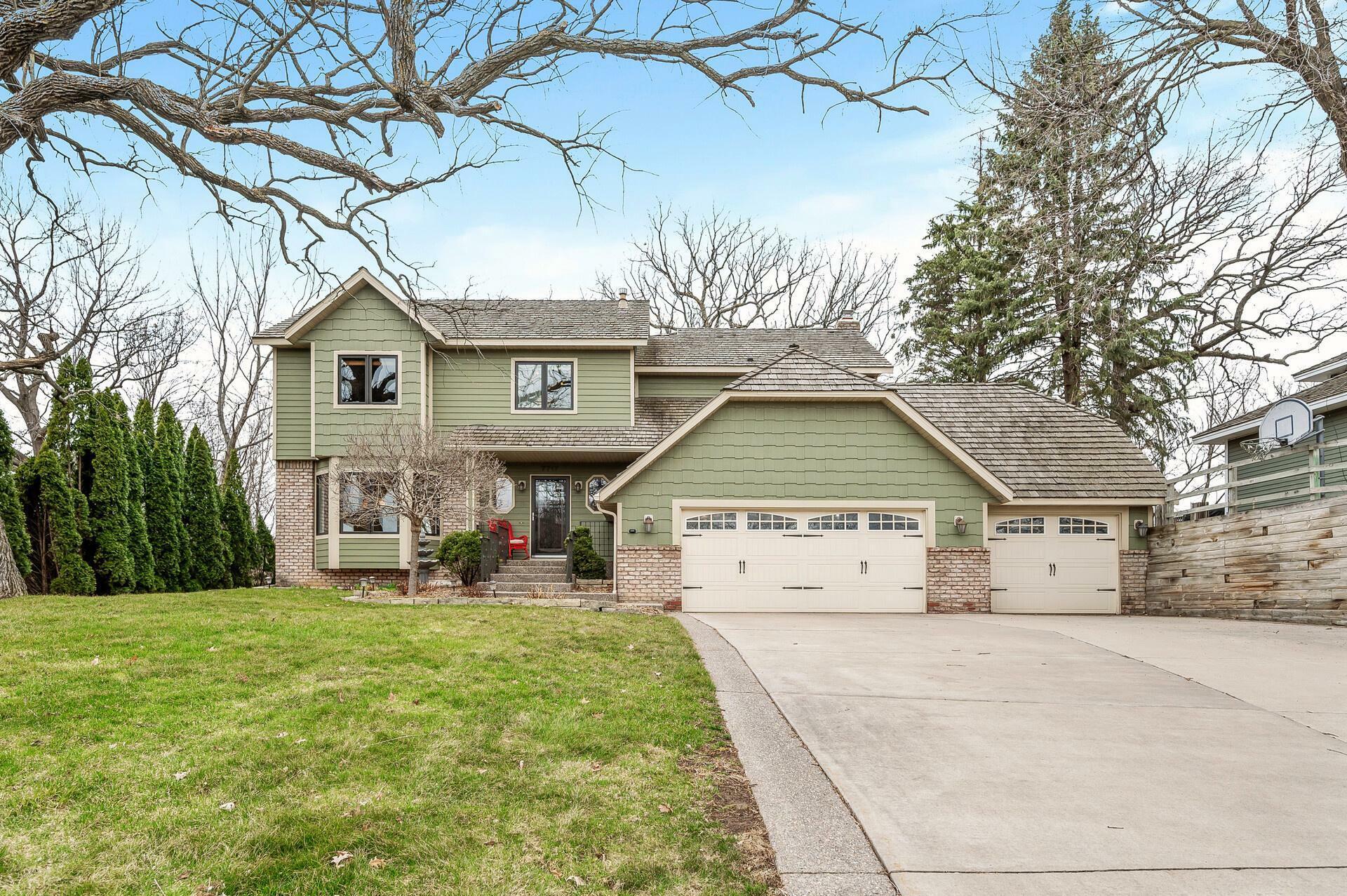 Property Photo:  7717 Kingsview Lane N  MN 55311 