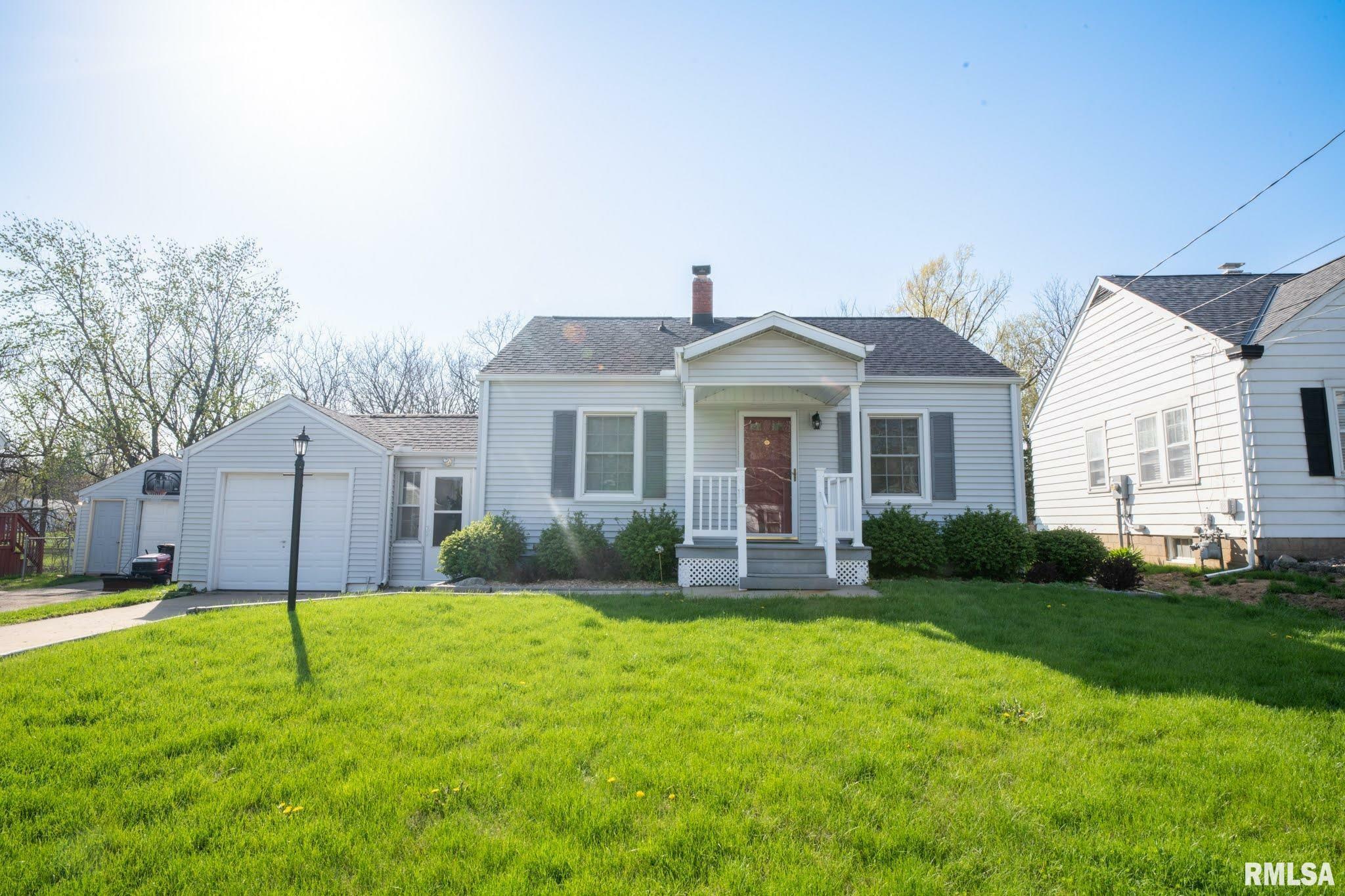 Property Photo:  257 S Thorncrest  IL 61610 