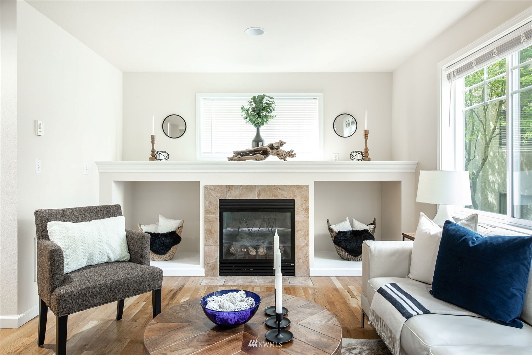 Property Photo: 8736 Phinney Avenue N B WA 98103