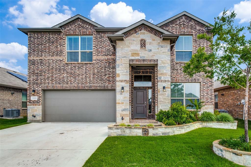 Property Photo: 1009 Hatton Cross Drive TX 76247