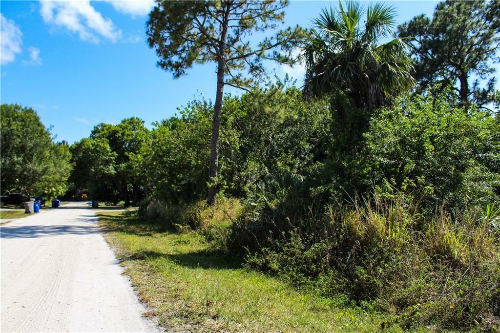 Property Photo:  1435 26th Avenue SW  FL 32962 