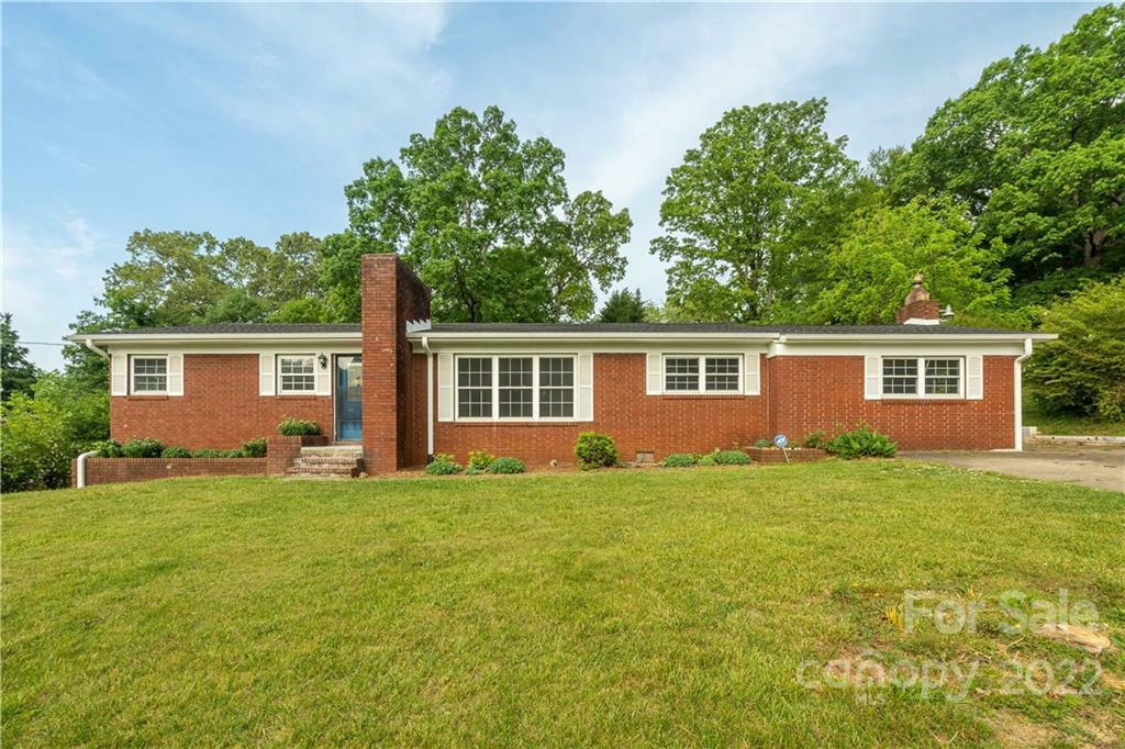 Property Photo:  530 3rd Avenue Drive SE  NC 28602 