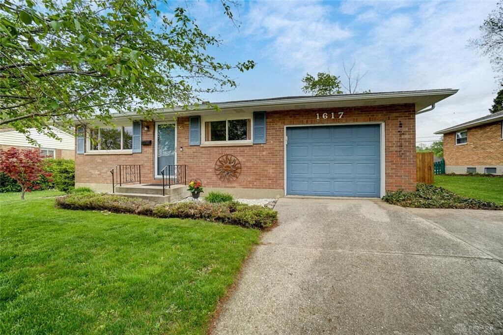 Property Photo: 1617 Kathy Lane OH 45342