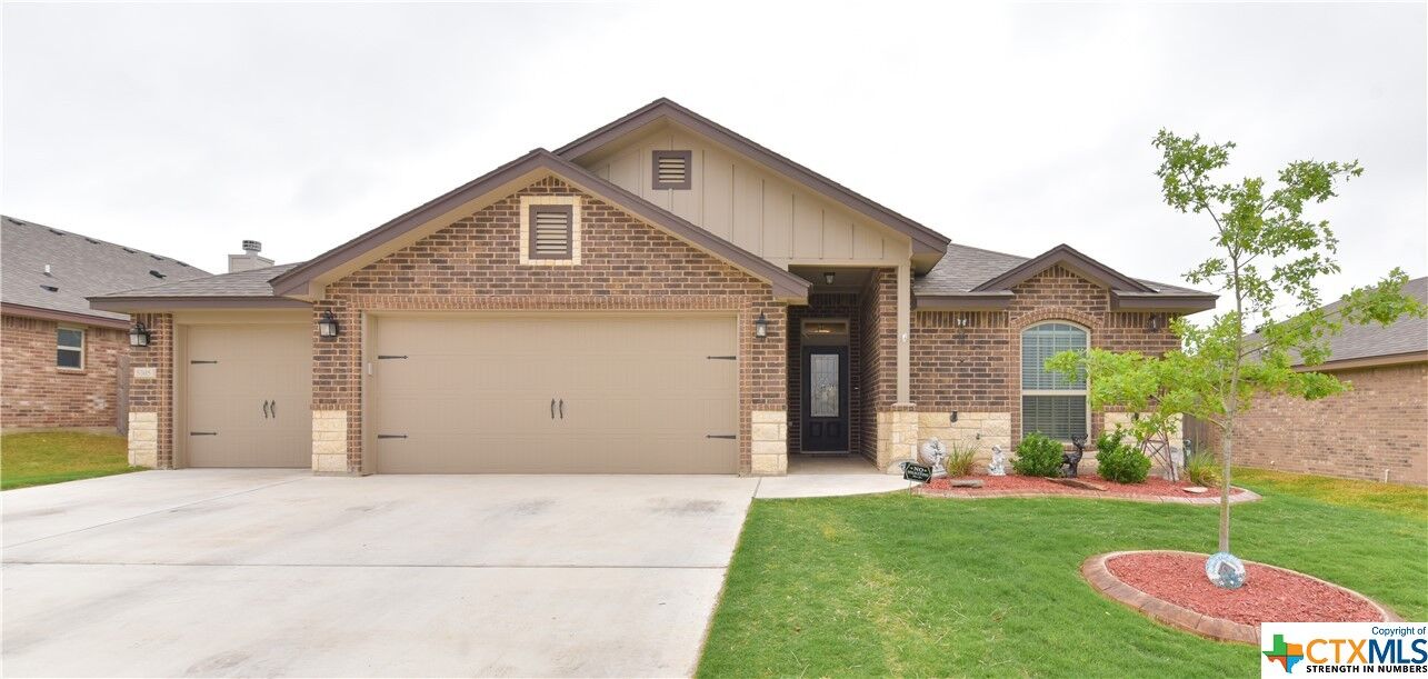 Property Photo:  5305 Colina Drive  TX 76549 