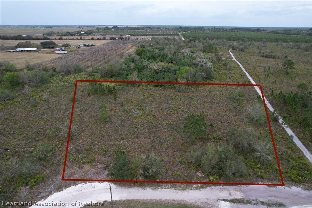 Property Photo: 601 Jolly Lane FL 33857