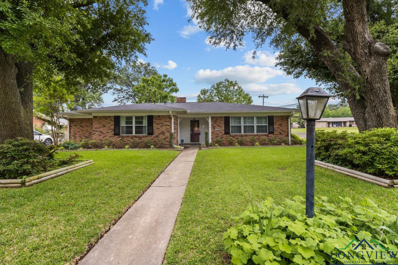 Property Photo:  1825 Buckner Dr  TX 75604 