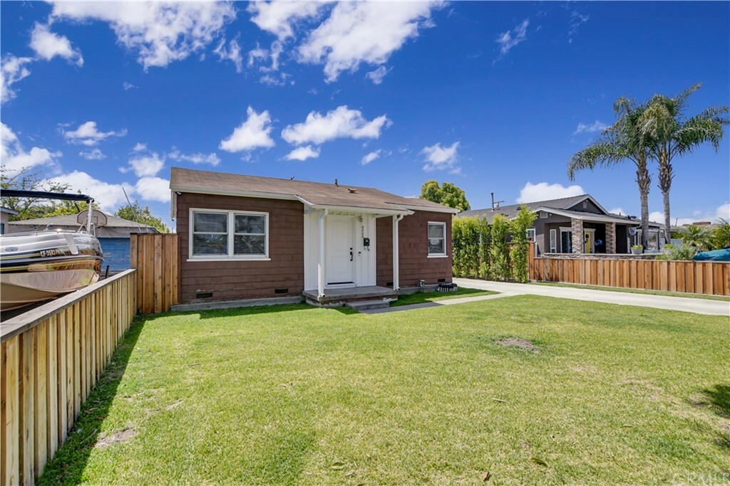 Property Photo: 8808 Oak Street CA 90706