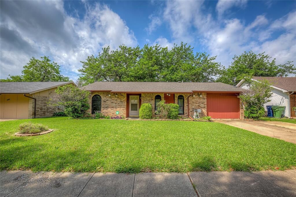 Property Photo:  5205 Robin Road  TX 75043 