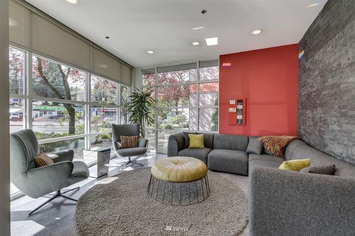 Property Photo: 15020 Bothell Way NE 205 WA 98155