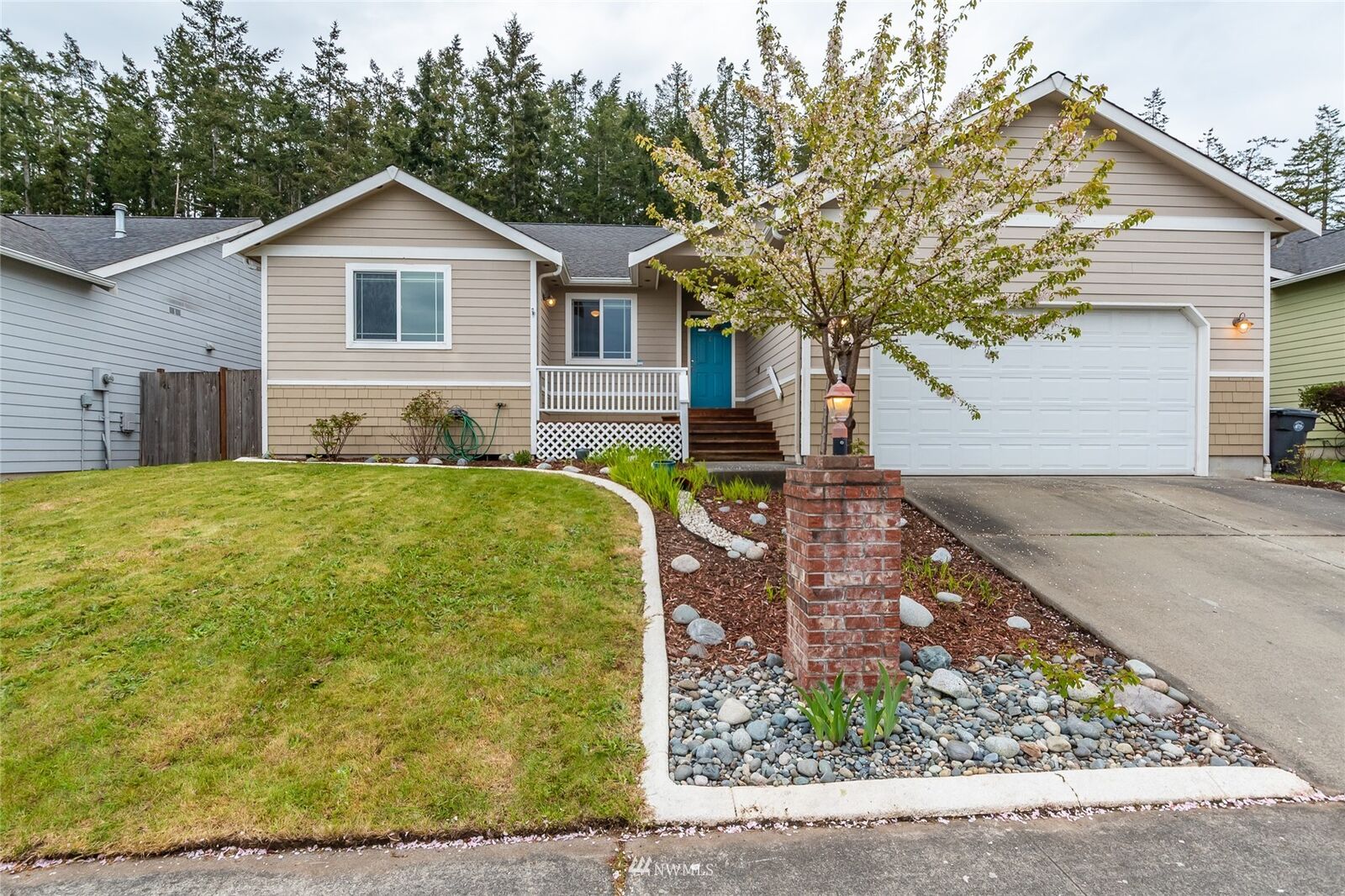 Property Photo: 1752 NW Camellia Loop WA 98277