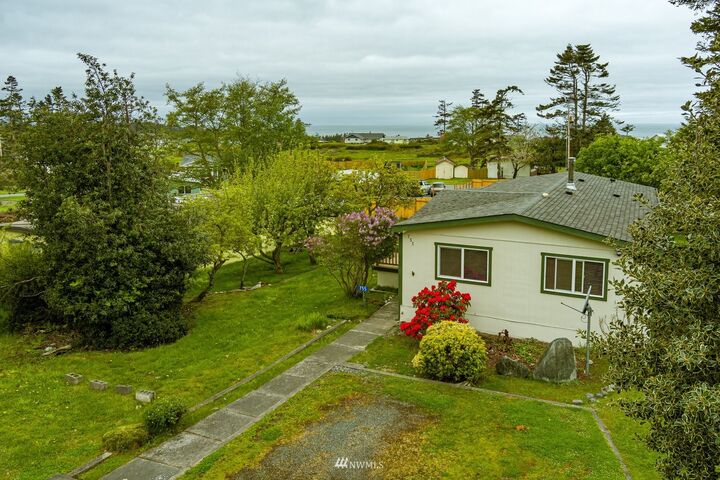 Property Photo: 755 El Pozo Street WA 98239