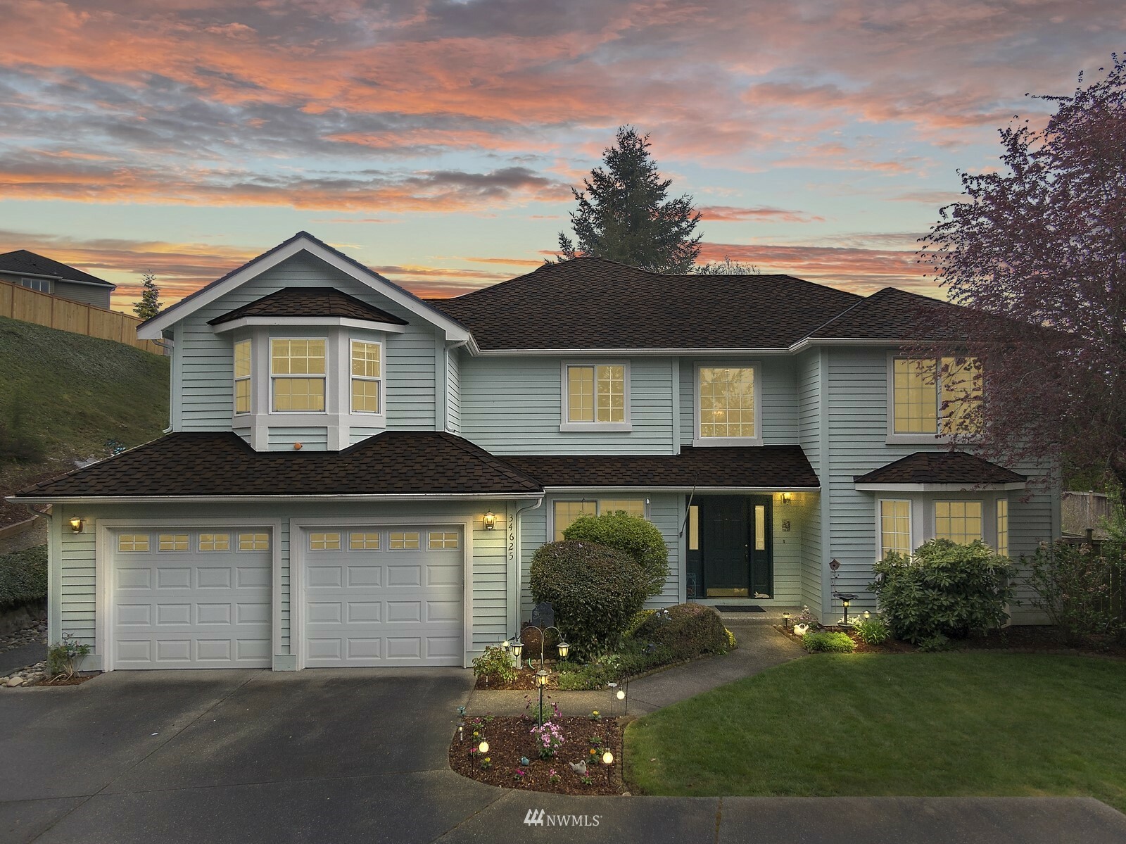 Property Photo: 34625 8th Avenue SW WA 98023