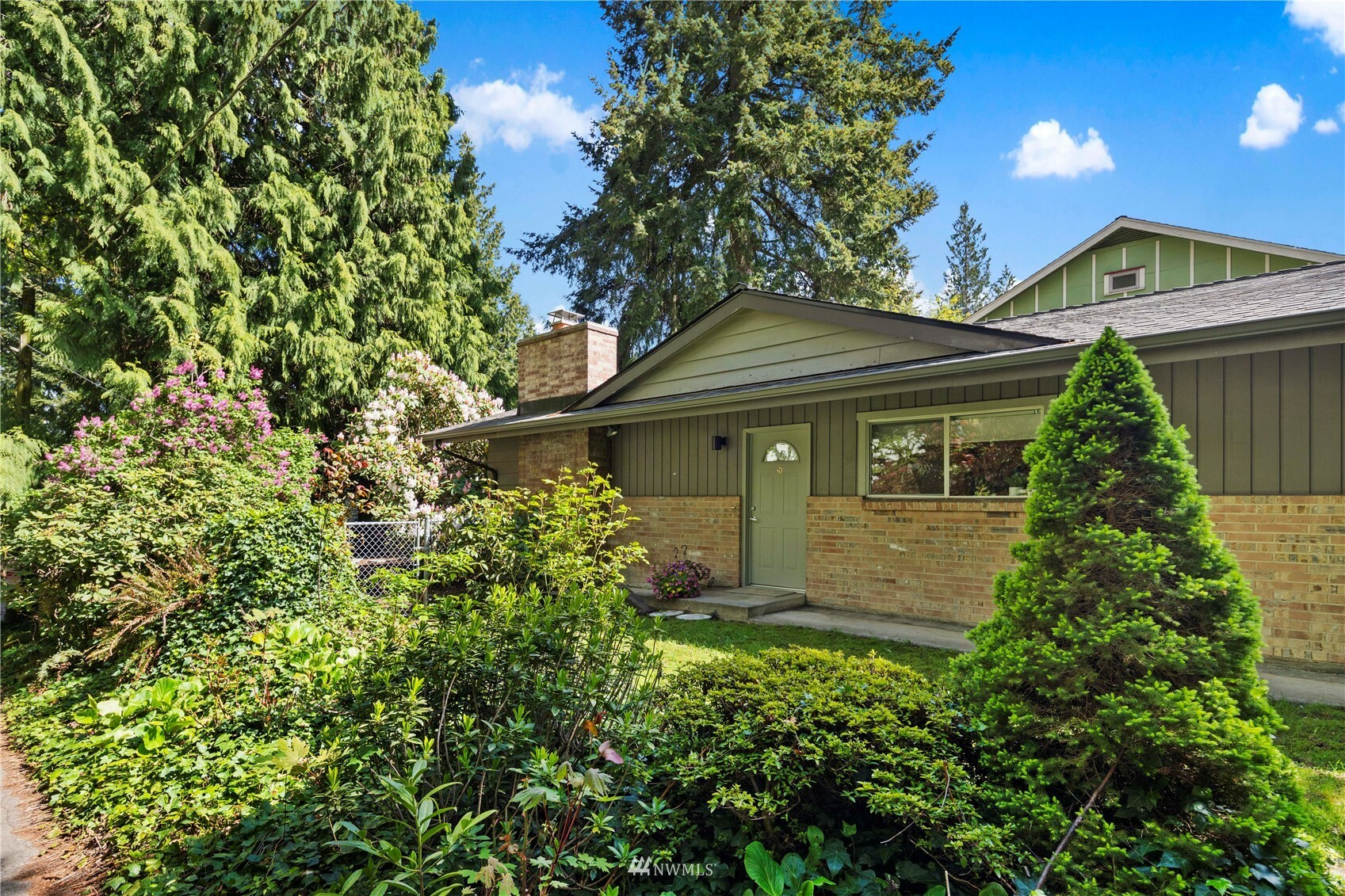 Property Photo:  10758 Ashworth Avenue N  WA 98133 