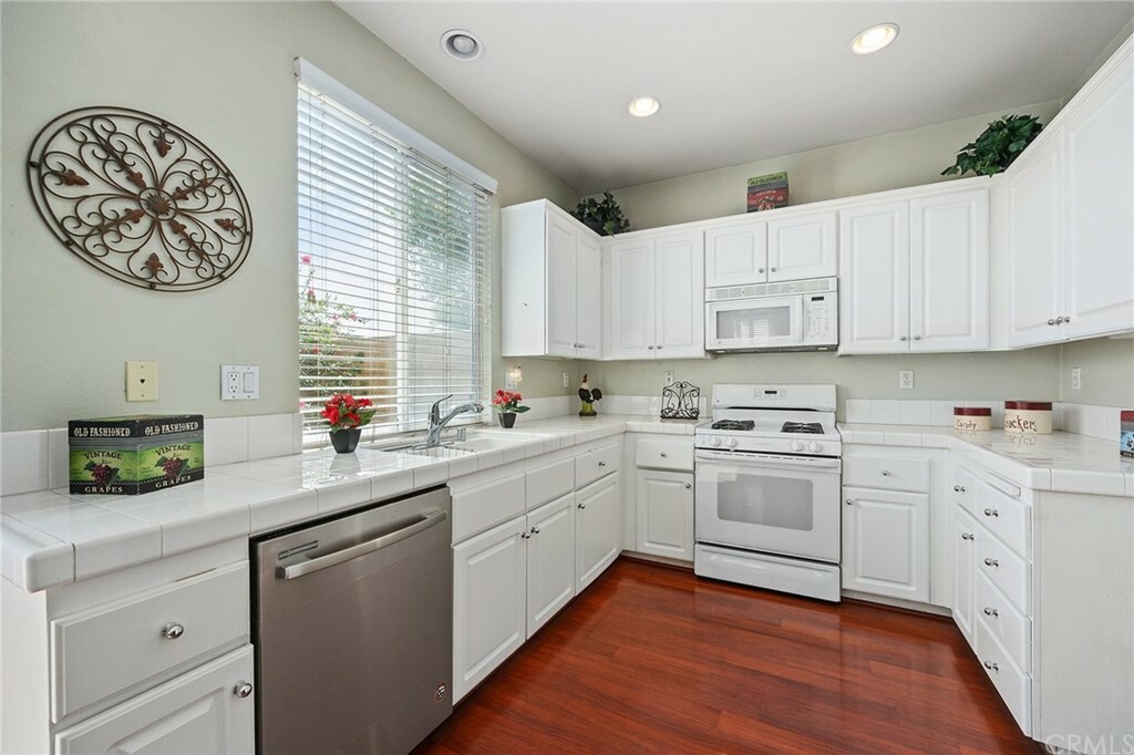 Property Photo:  218 Grant Lane  CA 92870 