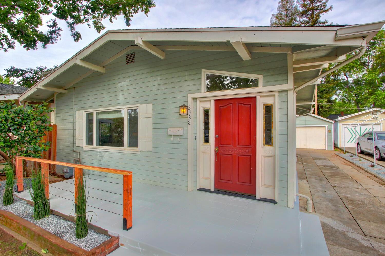 Property Photo:  2528 41st Street  CA 95817 