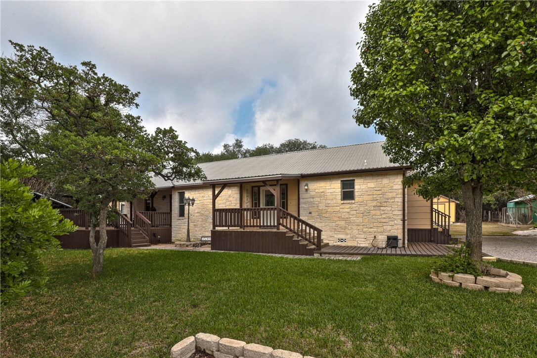 Property Photo:  200 Fox Run  TX 78611 