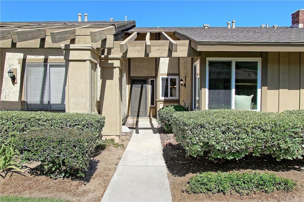 Property Photo:  929 S Gumwood Lane  CA 92806 