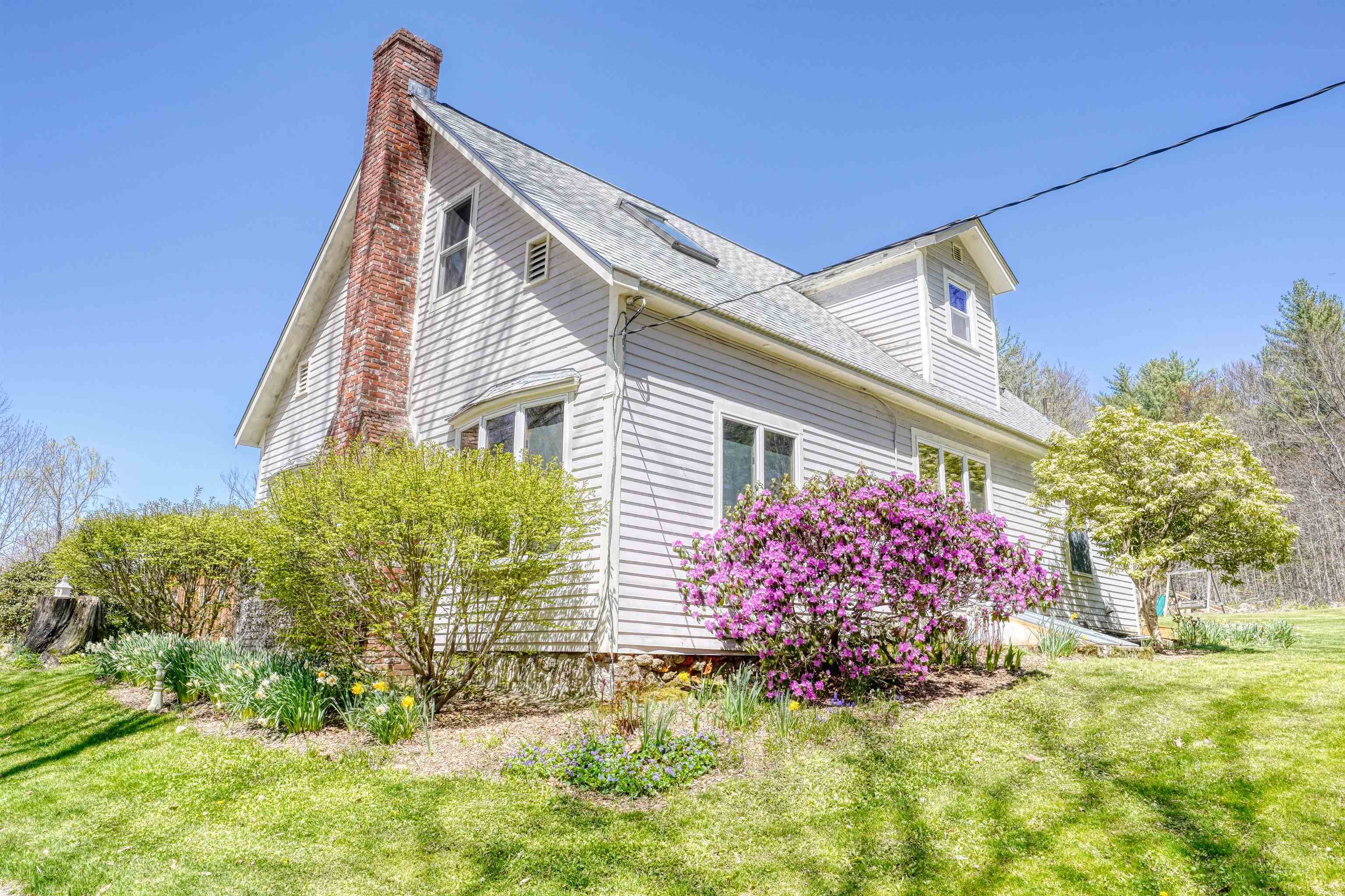 Property Photo:  33 Bridle Road  NH 03440 